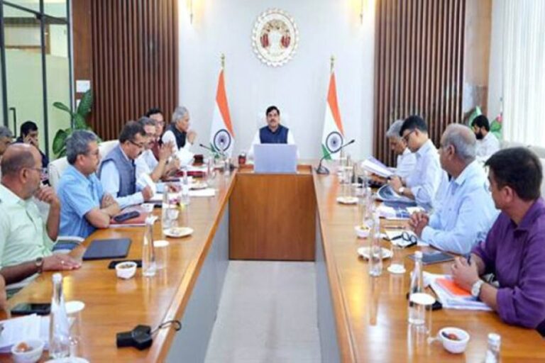मुख्यमंत्री-डॉ.-यादव-ने-की-मंत्रि-परिषद्-बैठक-और-विधानसभा-सत्र-की-तैयारियों-की-समीक्षा
