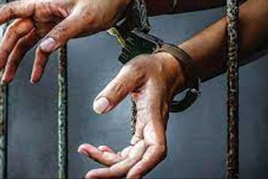 दिवंगत-आरक्षक-के-परिवार-से-19-लाख-की-वसूली-का-आरोप,-थाना-प्रभारी-गिरफ्तार,-अधिवक्ता-फरार