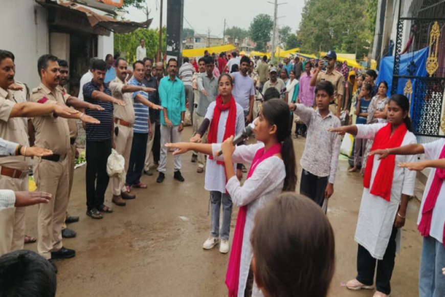 साप्ताहिक-बाजार-में-गूंजा-नशा-मुक्ति-का-संदेश,-पुलिस-ने-नुक्कड़-नाटक-और-रैली-से-किया-जागरूक