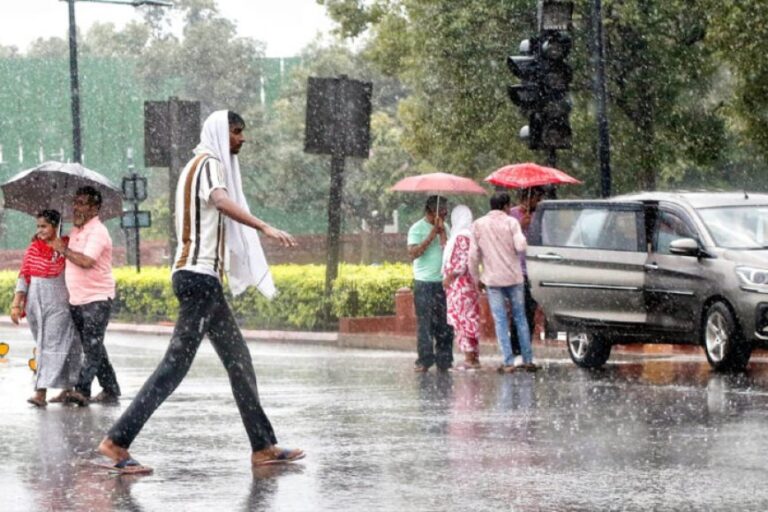 mp-weather-alert:-भोपाल-इंदौर-समेत-35-जिलों-में-भारी-बारिश-का-अलर्ट,-अगले-4-दिन-जमकर-बरसेंगे-बदरा
